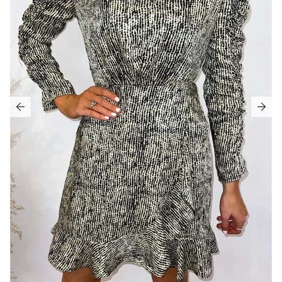 AX Paris Green Printed Ruched Sleeve Frill Hem Dress - Picture 4 of 11